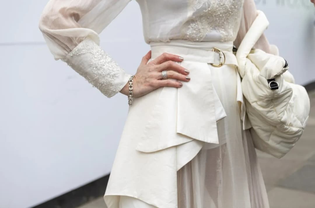 Białe stylizacje, które odmienią Twój styl - modne i uniwersalne zestawy Białe stylizacje, które odmienią Twój styl - modne i uniwersalne zestawy