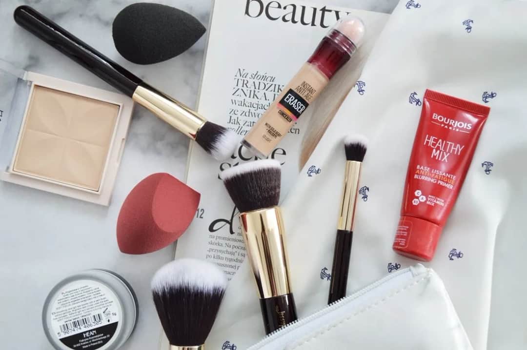 Co ile wymieniać gąbkę do makijażu, aby uniknąć problemów z cerą?