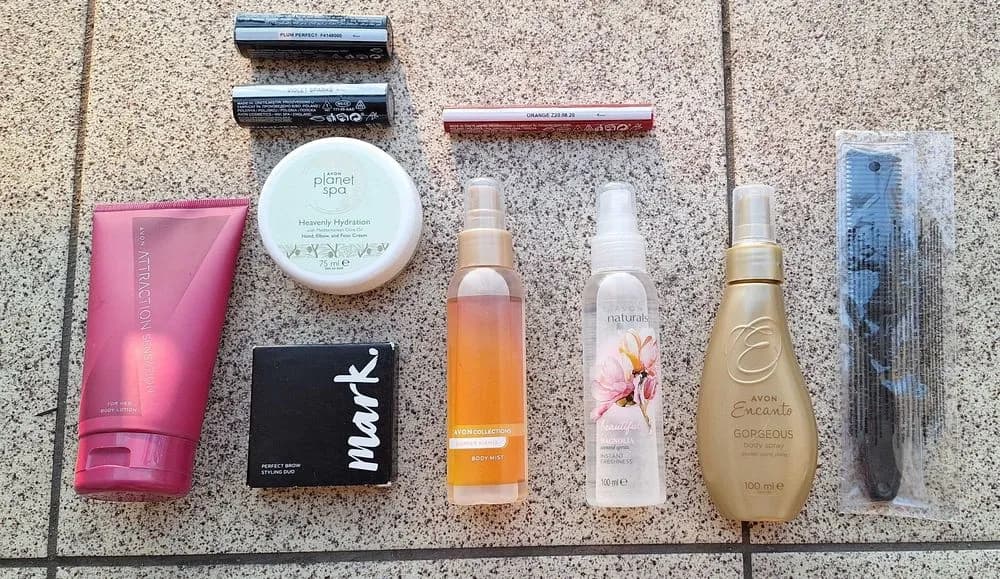 Zestaw do stylizacji brwi Avon – perfekcyjne brwi w kilka chwil